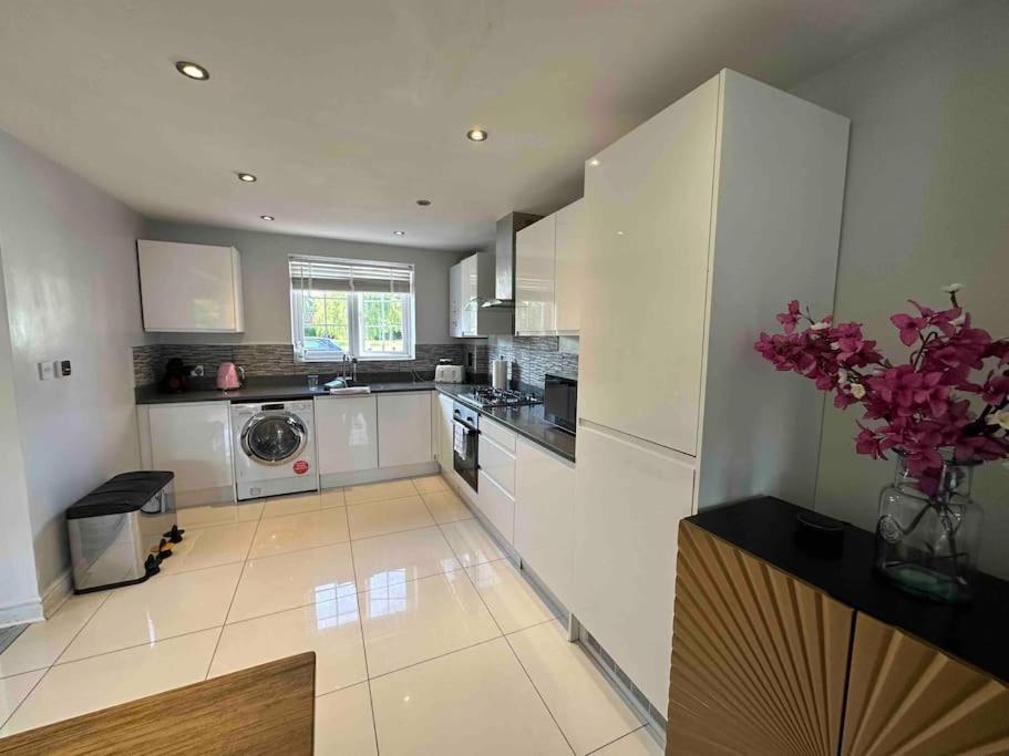 Waterside Mufc & Trafford Centre Townhouse 4 Bedroom Free Parking Manchester Kültér fotó